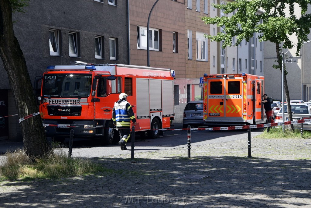 Explo Feuer 2 Koeln Kalk Hoefestr P111.JPG - Miklos Laubert